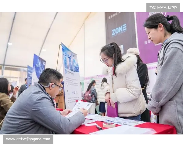 保障服务催生专业培训市场 培育新型人才